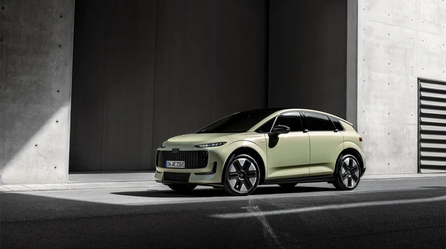 Легендарна Audi A2 повертається – тепер це електромобіль із запасом ходу до 645 км та ціною від €38 350